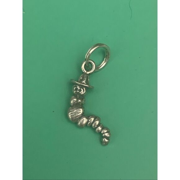 .925 Garden Worm Sterling Silver Jewelry Charm #plants #gardner - Picture 1 of 3